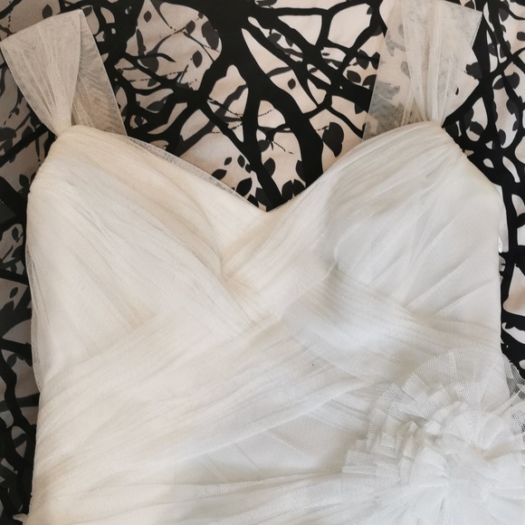WHITE by Vera Wang Wedding Gown 4 - Picture 3 of 8